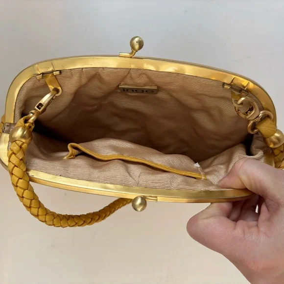 Vintage golden Yellow woven leather clutch bag - Picture 3 of 4